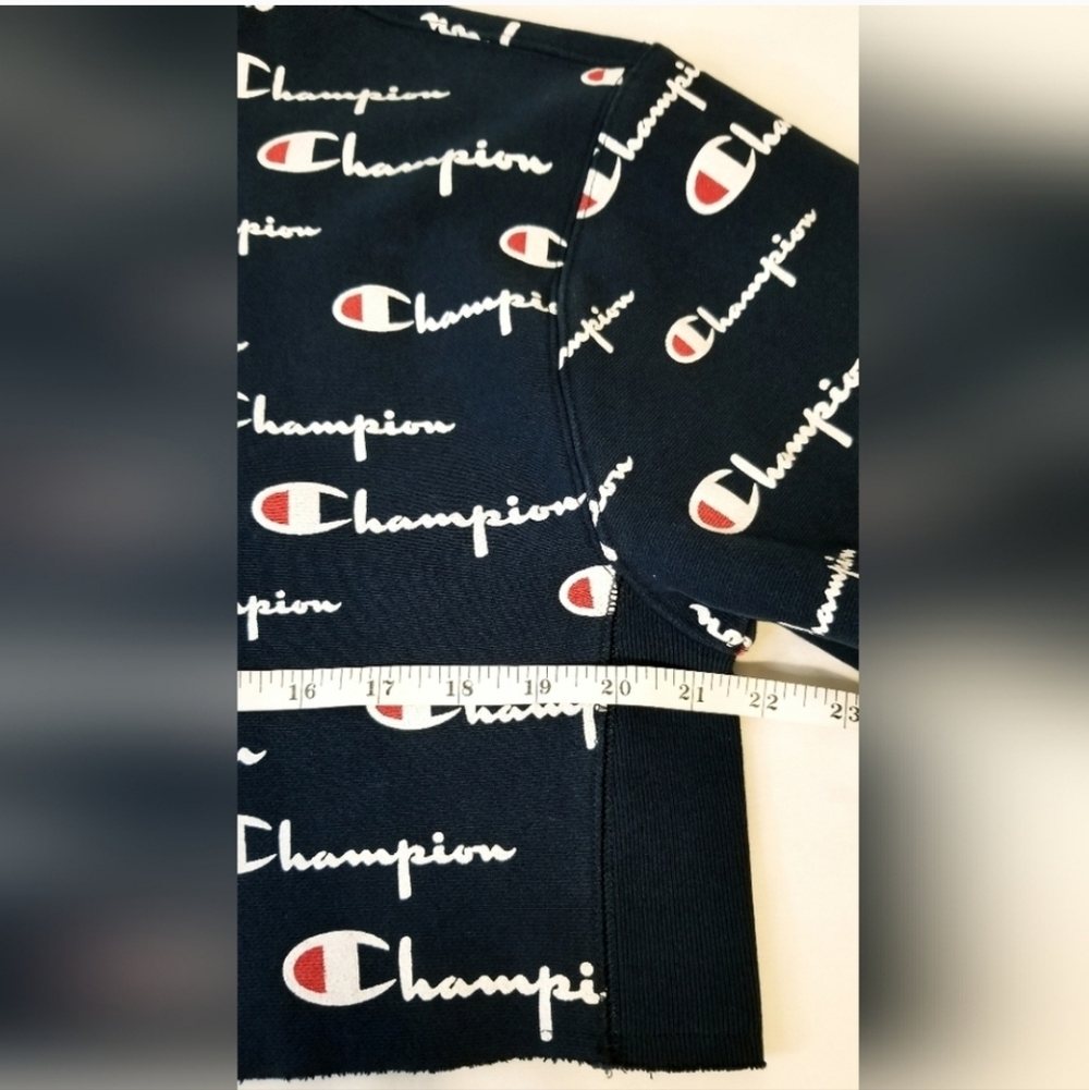 Champion Reverse Weave Logo Crop Sweatshirt Navy Blue Logo Print Retro Style - Picture 10 of 12